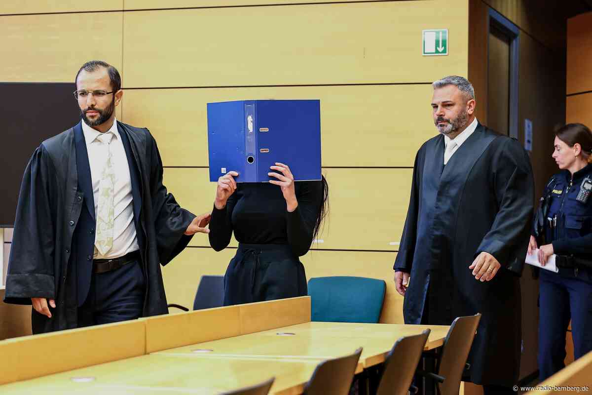 Prostituierte erpresst Priester mit Nacktfotos – Haftstrafe