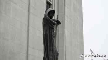 Battle over 5-figure pay hikes for federal judges is causing unease in legal circles