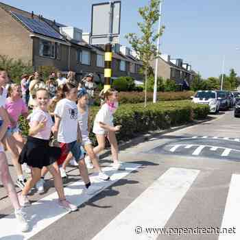 Feestelijke opening nieuwe verkeersdrempels Jan Steenlaan