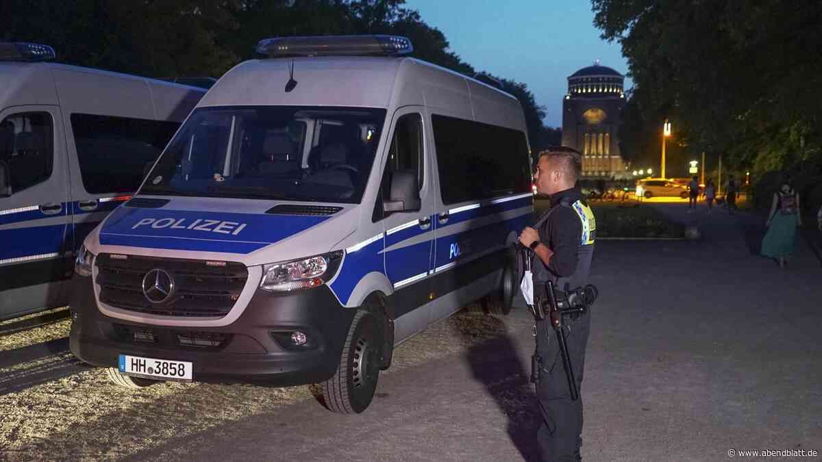 Überfall im Stadtpark: Jugendliche reißen Senior brutal nieder und rauben ihn aus