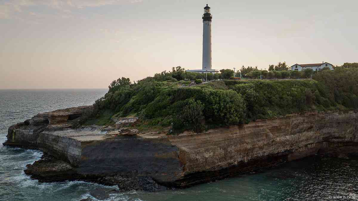Unglück in Biarritz: Felsen brechen von Steilküste ab - Taucherin stirbt