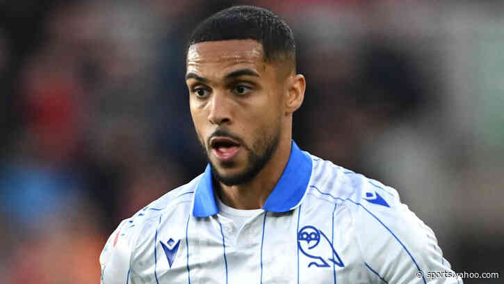 Lowe signs new deal with Sheffield Wednesday