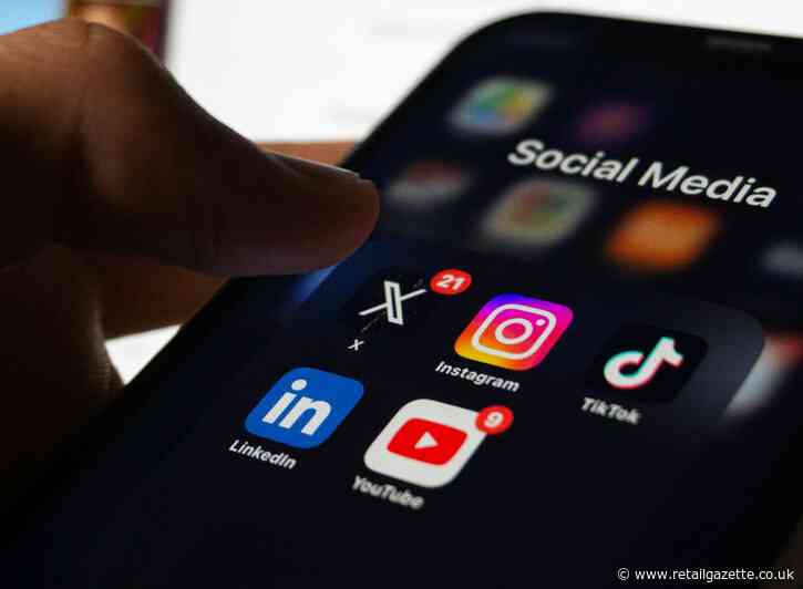Data: Social commerce growing faster than ecommerce