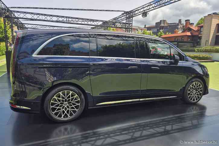 De Mercedes-Benz VLE L2 draagt zijn extra lengte op een vreemde plek