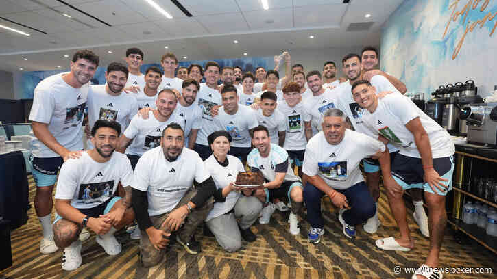 LIVE WK 2026 | Waanzinnige taferelen bij Argentijns WK-hotel van jarige Messi, fans Curaçao in mars naar stadion in Philadelphia