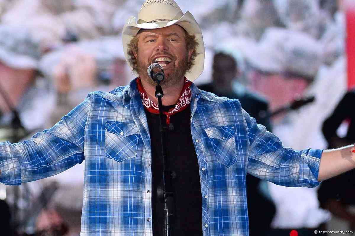 18 Most Patriotic Country Music Moments