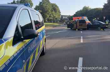 FW-Velbert: +++Verkehrsunfall mit zwei PKW auf der Kuhlendahler Straße+++