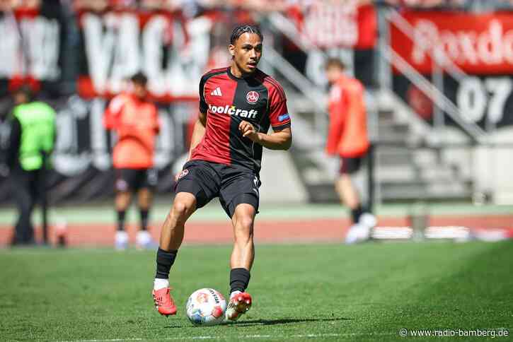 FC Augsburg gibt Verteidiger Koudossou an Bielefeld ab