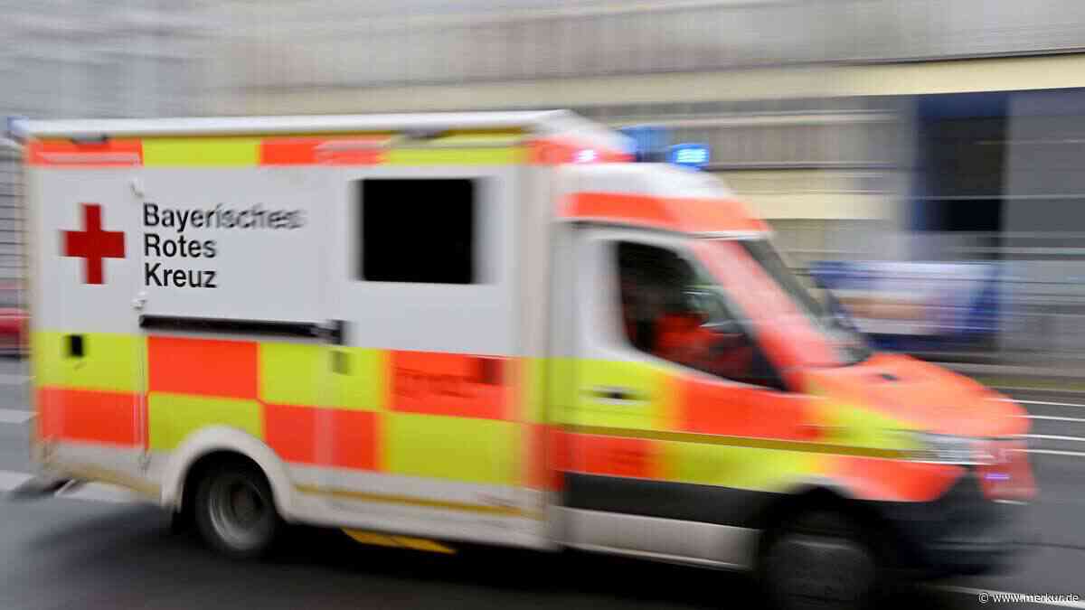 Tödlicher Lkw-Unfall in Bayern: Lkw erfasst 14-Jährigen – Fahrer steht unter Schock