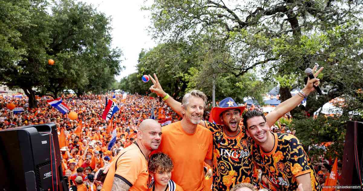 Voetbalpodcast Special | ‘We hebben meerdere momenten op de Oranjebus kippenvel gehad’