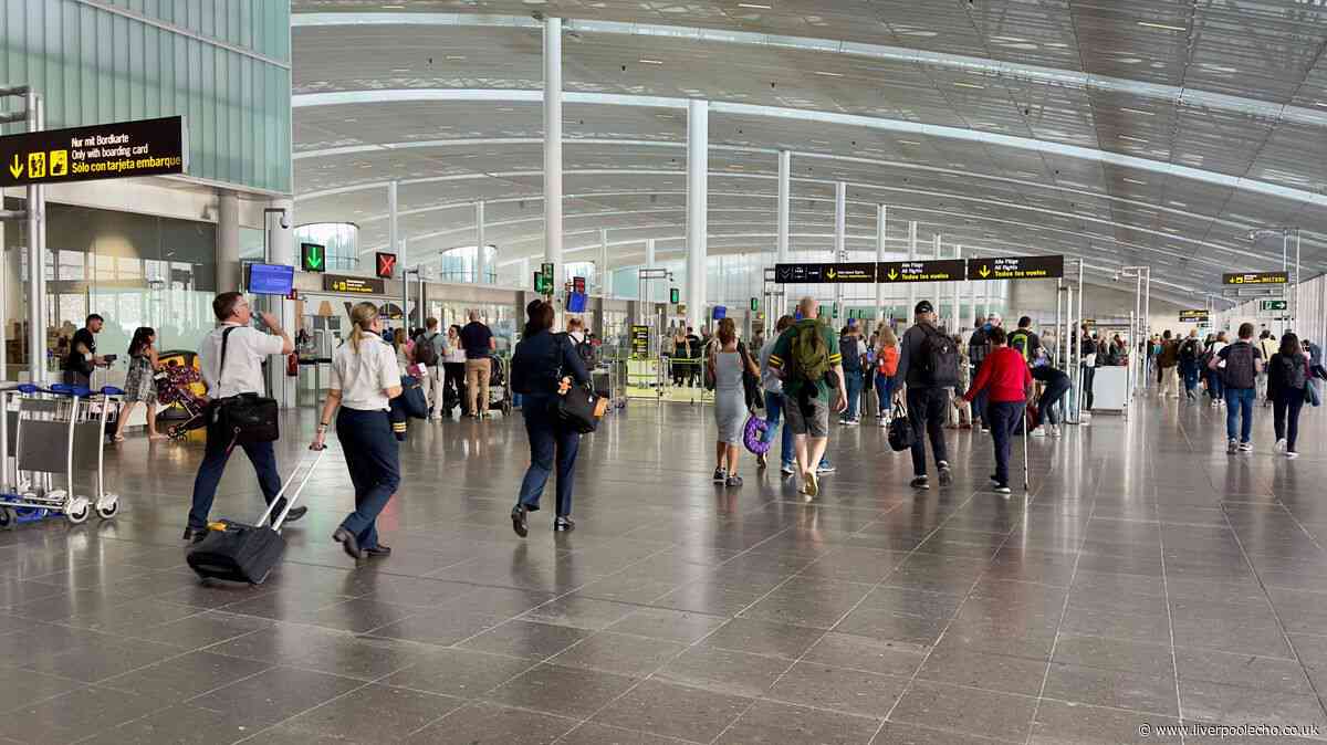 Travellers warned to 'arrive early' and 'expect queues' at Tenerife airport