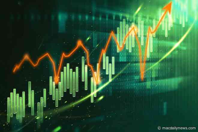 Apple stock reclaims buy range as AI-powered rebound eyes fresh all-time high