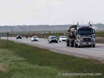 Multi-vehicle collision closes 'Bridge to Nowhere' connecting Edmonton and Fort McMurray
