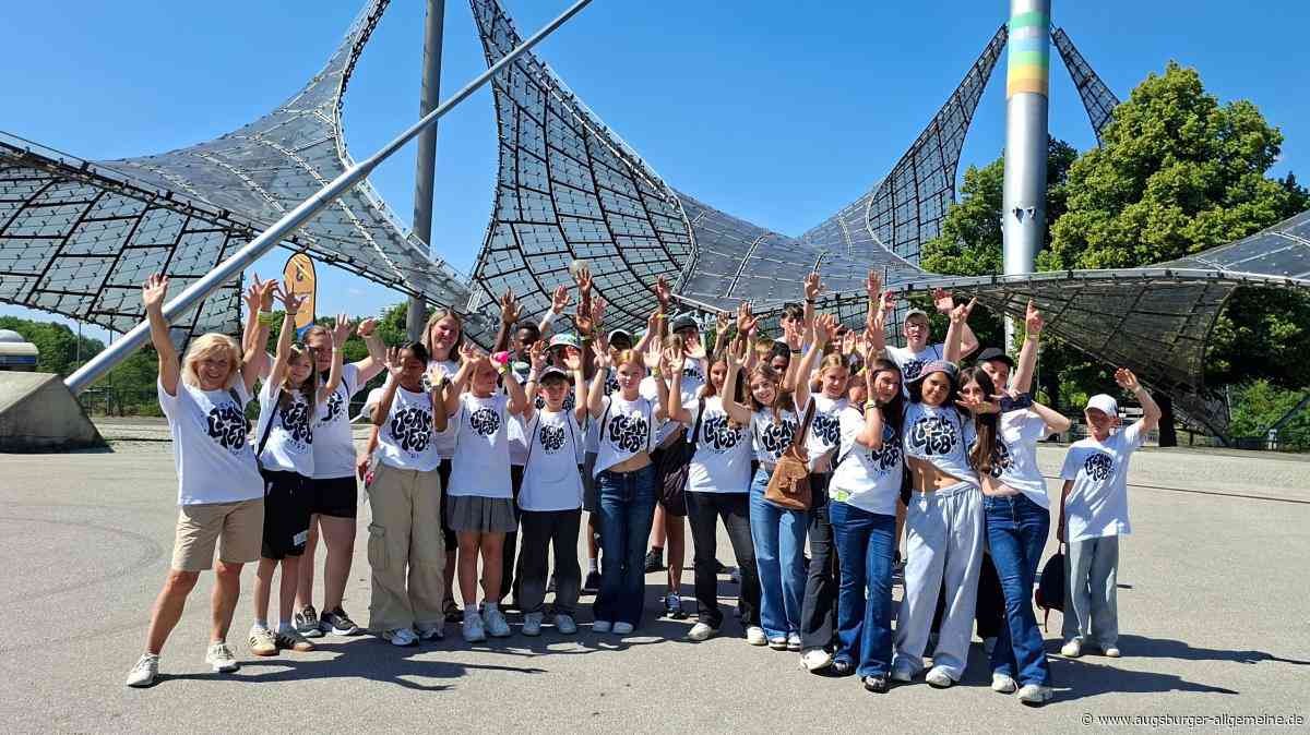 Schüler aus Landsberg singen in der Münchner Olympiahalle