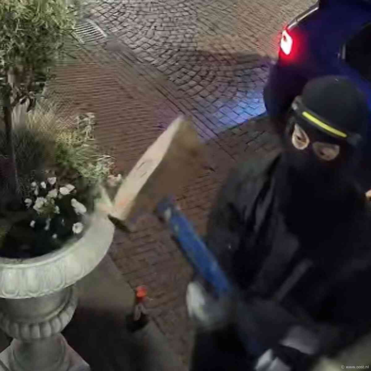 Drie mannen slopen juwelierszaak Ootmarsum en vluchten met opvallende bigbag