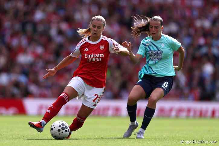 Spurs sign Arsenal midfielder Pelova