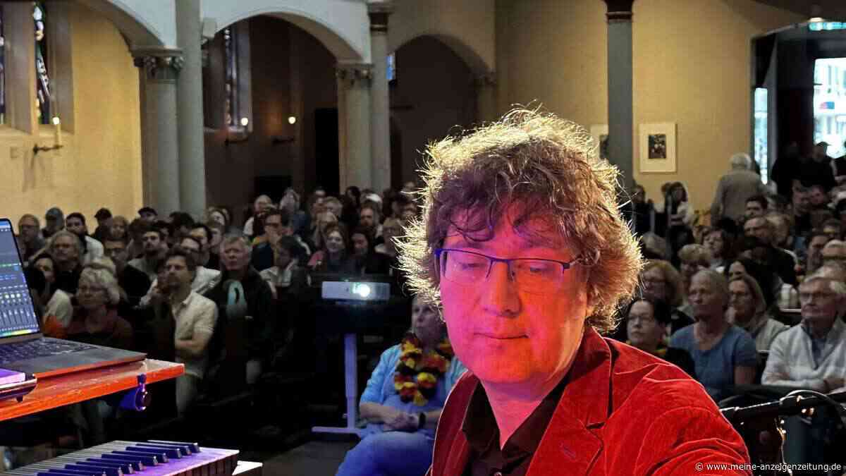 Berliner Kirche so voll wie an Weihnachten – aber wegen der WM