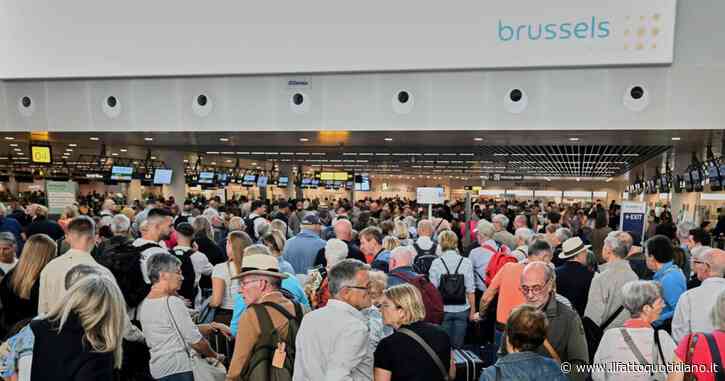 Aeroporti, rivolta contro la “schedatura Ue”: “Un imbuto per i passeggeri, lo boicottiamo”