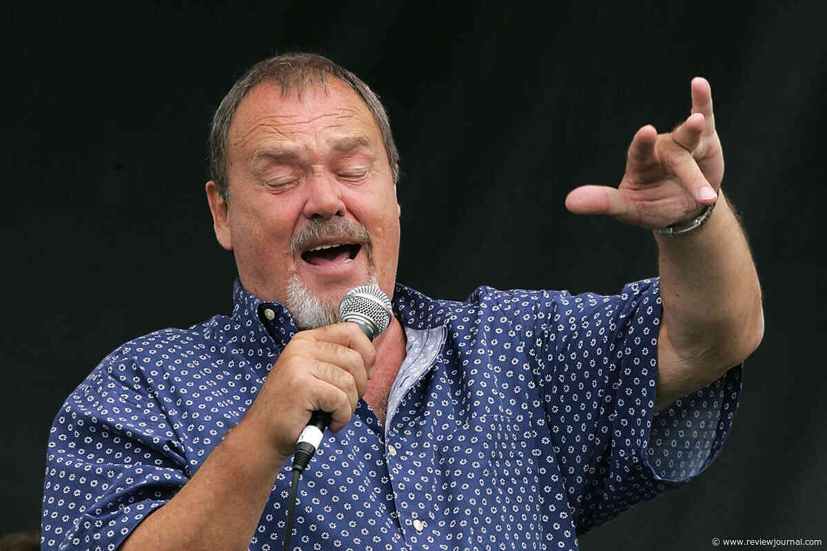 David Clayton-Thomas, powerhouse lead singer of Blood, Sweat & Tears, dies at 84