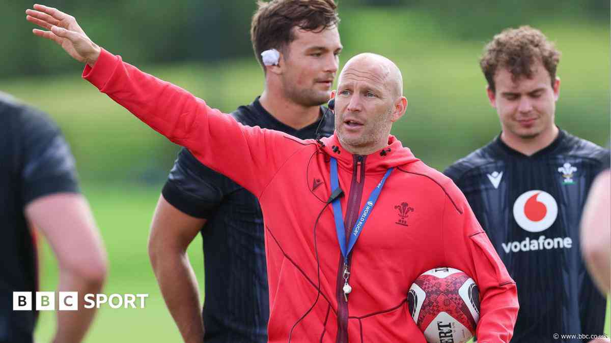 Tight-knit Wales U20s look to impress on and off field