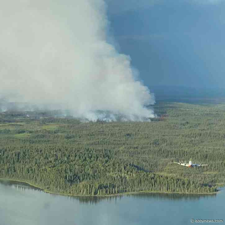 3 people on board firefighting plane that crashed in NWT