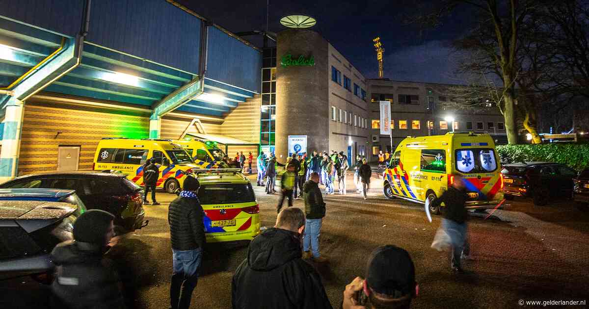 Politie biedt excuses aan na slaan fan van De Graafschap, toch zou Marcouch de ME de volgende keer weer inzetten