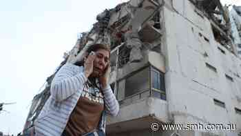 Hundreds still trapped, thousands missing as Venezuela quake toll rises