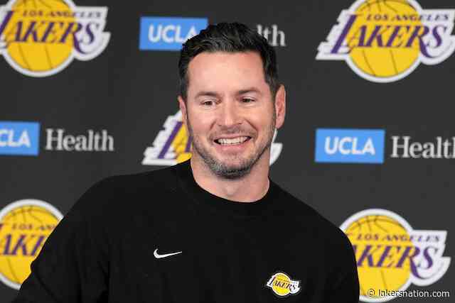 JJ Redick Visits With USA Men’s Soccer Team & Exchanges Jerseys With Mauricio Pochettino