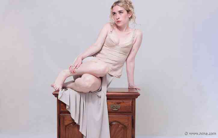 Blondshell announces “hard-hitting” new album ‘Violins’ with anthemic title track