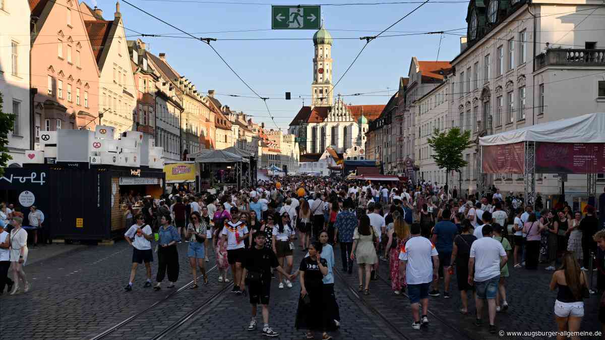 Liveticker aus der Partyzone: Der erste Abend der Sommernächte in Augsburg