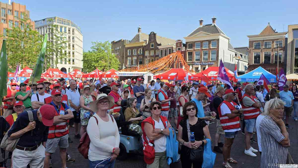 Grote FNV demonstratie Grote  Markt, Stop de Afbraak