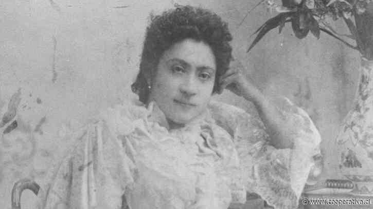 A 160 años del natalicio de Eloísa Díaz, U. Chile digitaliza su influyente trabajo y patrimonio académico