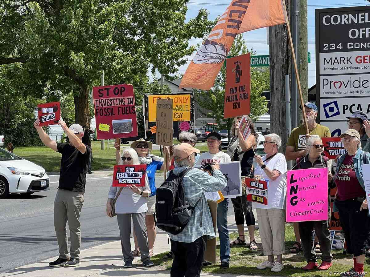 Kingston protesters join national climate "Day of Action" targeting federal pipeline plan