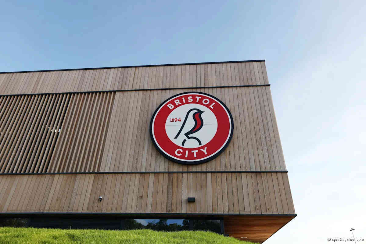 Former Ajax and Utrecht youngster set to swap relegated Volendam for Bristol City