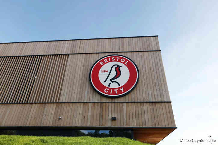 Former Ajax and Utrecht youngster set to swap relegated Volendam for Bristol City