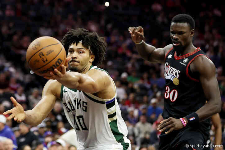 Jericho Sims picks up player option, will return to Bucks