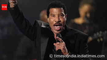 Lionel Richie HOSPITALISED after falling ill onstage - WATCH