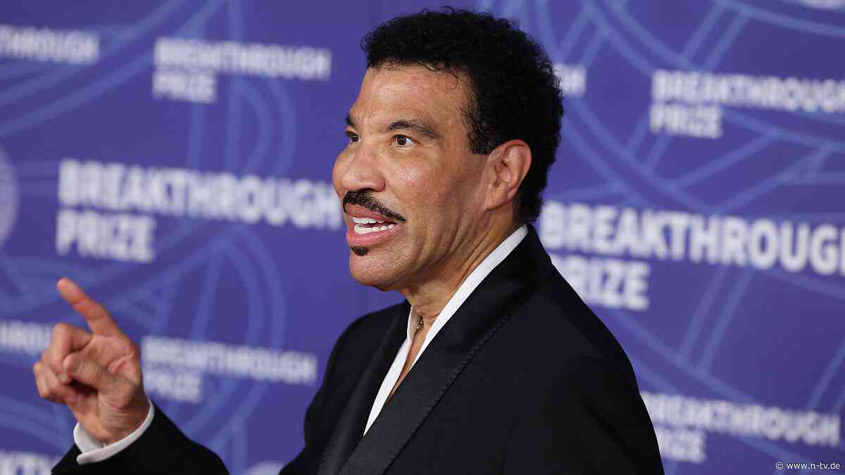 "Wird nicht weitermachen können": Lionel Richie soll nach Konzertabbruch im Krankenhaus sein