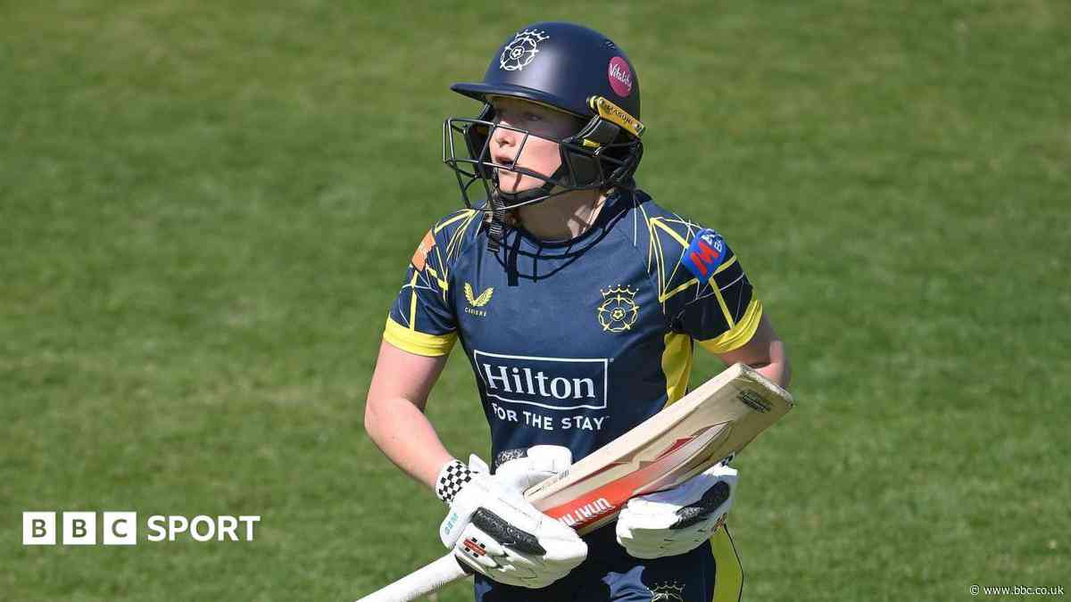 Hampshire beat Bears in Women's One-Day Cup