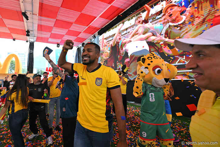 🥳 And they say it's only football! National holiday in Ecuador after win