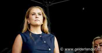 Amalia’s keuze voor een wat kortere top maakt het geheel van haar outfit jong