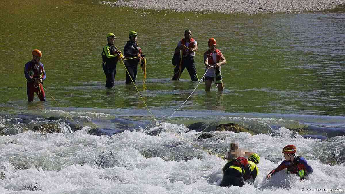 Drama an der Saalach: Feuerwehr und BRK-Wasserwacht retten Mutter (48) und Tochter (8)