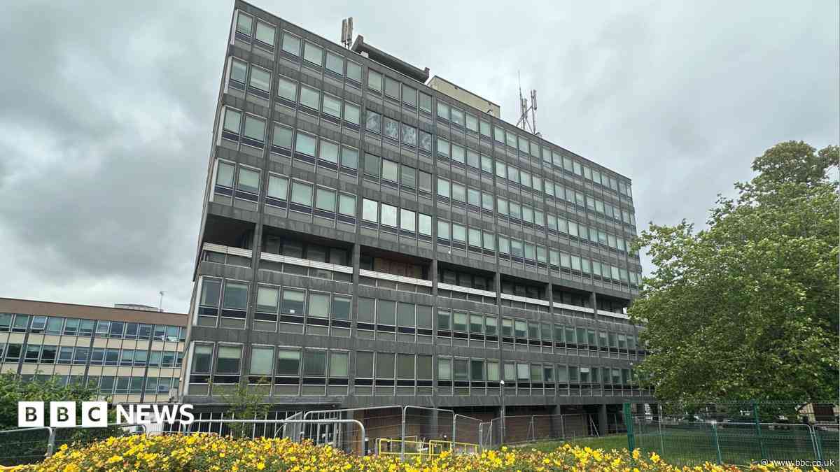 'Minging' offices to become hospital staff flats