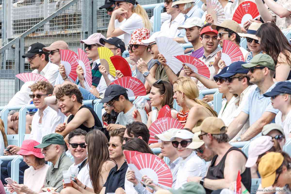 Faltbare Fächer feiern Sommer-Comeback