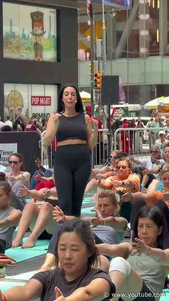 The 24th Annual Solstice in Times Square! ☀️🧘🏾‍♀️🧘🏽🧘🏾‍♂️🧘🏼‍♀️ #NYC #SolsticeTSQ #Yoga