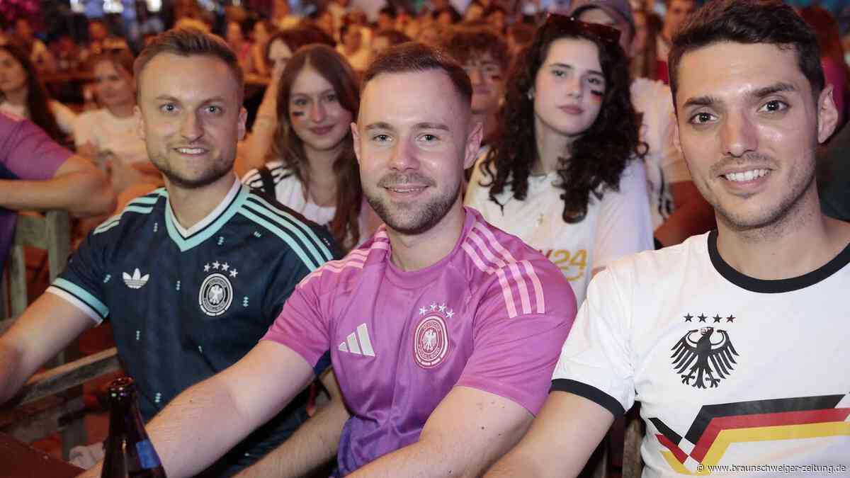 Mitten in der Hitze: So feiert Braunschweig das letzte WM-Gruppenspiel der Deutschen