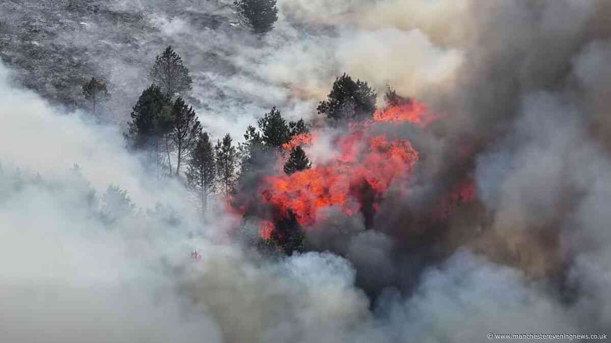 Tintwistle moor fire LIVE as major road shuts with huge wildfire raging on