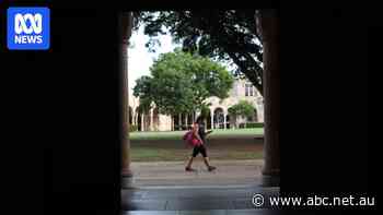 'Feels like we've been scammed': Graduates unhappy with uni degrees