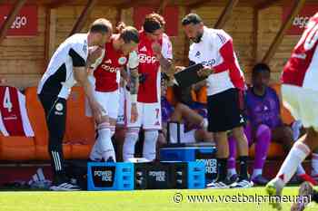 'Ajax selecteert door in staf: ook twee oud-spelers verlaten de club'