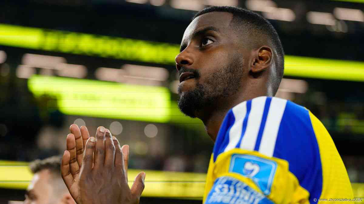 Alexander Isak 'scolds' Anthony Elanga after Newcastle United star's interview revelation